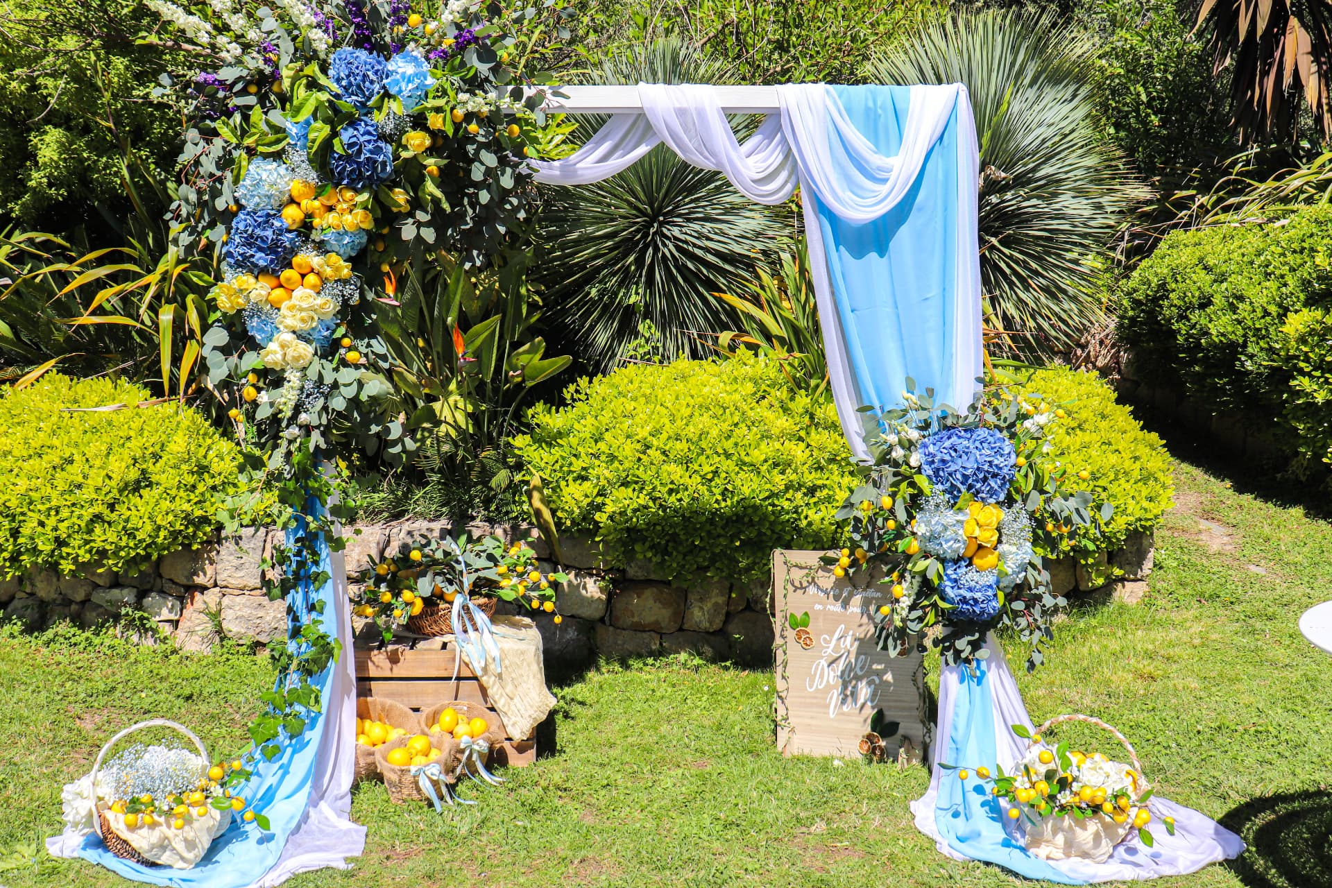 Réalisation florale de mariage par Petits Bonheurs Événementiel